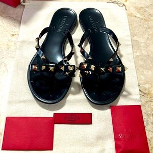 Valentino Rockstud black & gold sandals Authentic